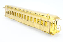 Load image into Gallery viewer, On2 Brass The Car Works SR&amp;RL - Sandy River &amp; Rangeley Lakes Coach Nos. 17-18
