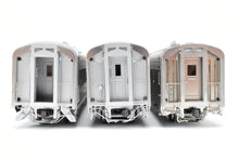 Load image into Gallery viewer, HO Brass TCY - The Coach Yard CB&amp;Q/C&amp;S/FW&amp;D - Burlington Route 1940 Texas Zephyr 9-Car Set
