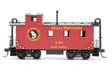Load image into Gallery viewer, HO Brass Lambert GN - Great Northern #924 Wood Caboose Custom Painted X281
