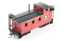 Load image into Gallery viewer, HO Brass Lambert GN - Great Northern #924 Wood Caboose Custom Painted X281
