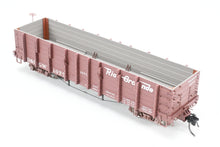 Load image into Gallery viewer, HOn3 Blackstone Models D&amp;RGW - Denver &amp; Rio Grande Western High Side Gondola Flying Grande Herald No. 1077
