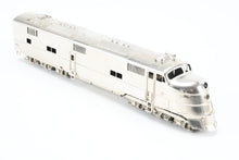Load image into Gallery viewer, HO Brass CON Oriental Limited CB&amp;Q - Burlington Route EMD E5a 2000 HP Phase 1 Factory Plated, Unlettered
