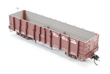 Load image into Gallery viewer, HOn3 Blackstone Models D&amp;RGW - Denver &amp; Rio Grande Western High Side Gondola Flying Grande Herald No. 1300
