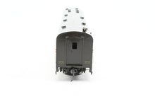 Load image into Gallery viewer, HO Brass Shoreham Shops GN-01 GN - Great Northern Mail Baggage Custom Painted CB&amp;Q - Burlington Route No. 1104
