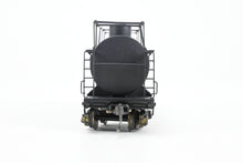 Load image into Gallery viewer, HO Brass NWSL - Northwest Short Line Various Roads 10,000 Gallon Logging Tank Car CP No Lettering
