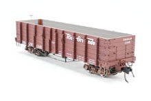 Load image into Gallery viewer, HOn3 Blackstone Models D&amp;RGW - Denver &amp; Rio Grande Western High Side Gondola Flying Grande Herald No. 1165
