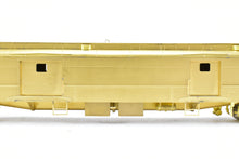 Load image into Gallery viewer, HO Brass Cascade Models GN - Great Northern Baggage Modernized w/Round Ends Steel Doors #475-486
