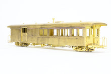 Load image into Gallery viewer, On2 Brass The Car Works SR&amp;RL - Sandy River &amp; Rangeley Lakes Combine No. 14 Round Roof
