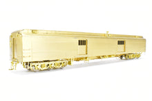 Load image into Gallery viewer, HO Brass Cascade Models GN - Great Northern Baggage Original w/Square Ends Wood Doors #475-486
