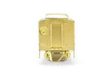 Load image into Gallery viewer, HO Brass Cascade Models GN - Great Northern Baggage Original w/Square Ends Wood Doors #475-486
