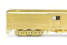 Load image into Gallery viewer, HO Brass Cascade Models GN - Great Northern Baggage Original w/Square Ends Wood Doors #475-486
