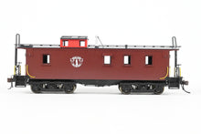 Load image into Gallery viewer, HO Brass Railworks B&amp;M - Boston &amp; Maine Wood Caboose w/Wide Monitor Factory Painted
