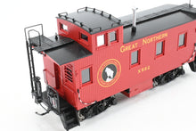 Load image into Gallery viewer, HO Brass CIL - Challenger Imports GN - Great Northern 25' Wood Caboose Later Version FP X582

