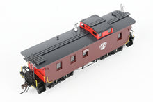 Load image into Gallery viewer, HO Brass Railworks B&amp;M - Boston &amp; Maine Wood Caboose w/Wide Monitor Factory Painted
