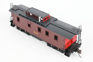 HO Brass Railworks B&M - Boston & Maine 5-Window Narrow Monitor Wood Caboose Factory Painted, Un-numbered