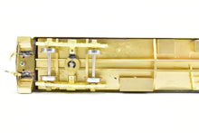 Load image into Gallery viewer, HO Brass Oriental Limited GN - Great Northern Empire Builder 2nd Class Coach #646-667
