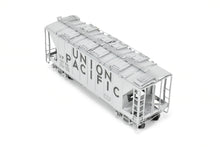 Load image into Gallery viewer, HO Brass Pecos River Brass UP - Union Pacific ACF 34&#39; Covered Hopper Closed Sides/Square Hatches CP #12706
