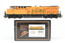 Load image into Gallery viewer, HO MTH - Mike&#39;s Train House &quot;Halloween&quot; #1031 ES44AC With Proto-Sound 3.0/DCC
