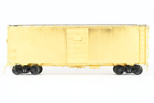 Load image into Gallery viewer, O Brass Proto:48 Protocraft C&amp;NW - Chicago &amp; Northwestern or CMO 1937 AAR Modified Boxcar w/Viking Roof and Youngstown 6&#39; Door
