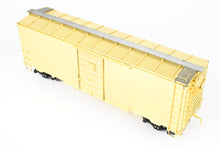 Load image into Gallery viewer, O Brass Proto:48 Protocraft C&amp;NW - Chicago &amp; Northwestern or CMO 1937 AAR Modified Boxcar w/Viking Roof and Youngstown 6&#39; Door
