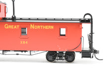 Load image into Gallery viewer, HO Brass CON NBL - North Bank Line GN - Great Northern 33' Truss Rod Caboose FP No. X84

