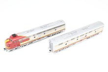 Load image into Gallery viewer, HO Brass Oriental Limited ATSF - Santa Fe EMD E8Am/Bm 2250 HP Factory Plated and Painted #82L/82A
