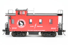 Load image into Gallery viewer, O Brass CON Beaver Creek Model Co. GN - Great Northern Wood Caboose FP #X432 &quot;Collectors Edition&quot;
