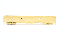 Load image into Gallery viewer, HO Brass Cascade Models GN - Great Northern Baggage Modernized w/Round Ends Steel Doors #475-486

