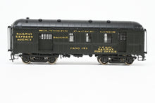 Load image into Gallery viewer, HO Brass PSC - Precision Scale Co. SP/T&amp;NO - Texas &amp; New Orleans Harriman CS 40&#39; Baggage/RPO Class 40-BP-15 FP T&amp;NO #193
