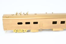 Load image into Gallery viewer, HO Brass Soho MILW - Milwaukee Road #121 Diner
