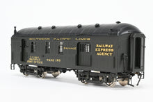 Load image into Gallery viewer, HO Brass PSC - Precision Scale Co. SP/T&amp;NO - Texas &amp; New Orleans Harriman CS 40&#39; Baggage/RPO Class 40-BP-15 FP T&amp;NO #193
