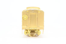 Load image into Gallery viewer, HO Brass Cascade Models GN - Great Northern Baggage Modernized w/Round Ends Steel Doors #475-486

