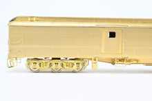 Load image into Gallery viewer, HO Brass Cascade Models GN - Great Northern Baggage Modernized w/Round Ends Steel Doors #475-486
