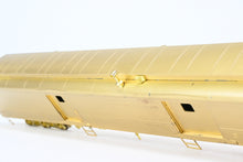 Load image into Gallery viewer, HO Brass Cascade Models GN - Great Northern Baggage Modernized w/Round Ends Steel Doors #475-486
