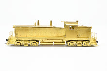 Load image into Gallery viewer, HO Brass CON OMI - Overland Models Inc. GN - Great Northern EMD NW-5 Original Version #186-195
