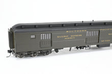 Load image into Gallery viewer, HO NEW Brass TCY - The Coach Yard SP - Southern Pacific HW Horse-Baggage Class 70-BH-3 FP #7226
