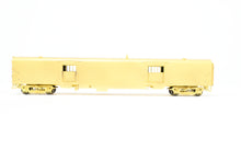 Load image into Gallery viewer, HO Brass A. W. Enterprises GN - Great Northern Streamlined Baggage Car #268-269 (End Door Version)
