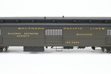 Load image into Gallery viewer, HO NEW Brass TCY - The Coach Yard SP - Southern Pacific HW Horse-Baggage Class 70-BH-3 FP #7226
