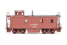 Load image into Gallery viewer, HO Brass Pecos River Brass ATSF - Santa Fe Wood Caboose 1930's Version CP No. 1423
