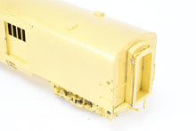 Load image into Gallery viewer, HO Brass A. W. Enterprises GN - Great Northern Streamlined Baggage Car #270-272
