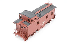 Load image into Gallery viewer, HO Brass Pecos River Brass ATSF - Santa Fe Wood Caboose 1930's Version CP No. 1423
