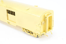 Load image into Gallery viewer, HO Brass A. W. Enterprises GN - Great Northern Streamlined Baggage Car #270-272
