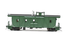 Load image into Gallery viewer, HO NEW Brass NBL - North Bank Line SN - Sacramento Northern Caboose #1632 Square End FP Green
