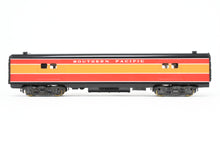 Load image into Gallery viewer, HO Brass PFM - Tenshodo SP - Southern Pacific Baggage Flush Side Factory Painted Daylight
