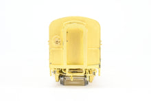 Load image into Gallery viewer, HO Brass A. W. Enterprises GN - Great Northern Streamlined Baggage Car #270-272
