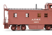 Load image into Gallery viewer, HO Brass Pecos River Brass ATSF - Santa Fe Wood Caboose 1930's Version CP No. 1423
