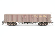 Load image into Gallery viewer, HOn3 Blackstone Models D&amp;RGW - Denver &amp; Rio Grande Western High Side Gondola Flying Grande Herald No. 1258, Weathered
