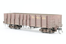 Load image into Gallery viewer, HOn3 Blackstone Models D&amp;RGW - Denver &amp; Rio Grande Western High Side Gondola Flying Grande Herald No. 1258, Weathered
