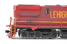 Load image into Gallery viewer, HO Brass Oriental Limited LV - Lehigh Valley C-628 Red Scheme FP and Lightly Weathered No. 640
