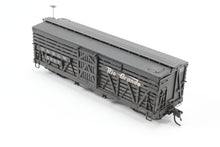 Load image into Gallery viewer, HOn3 Blackstone Models D&amp;RGW - Denver &amp; Rio Grande Western 30&#39; Stock Car Flying Grande No. 5687 Weathered
